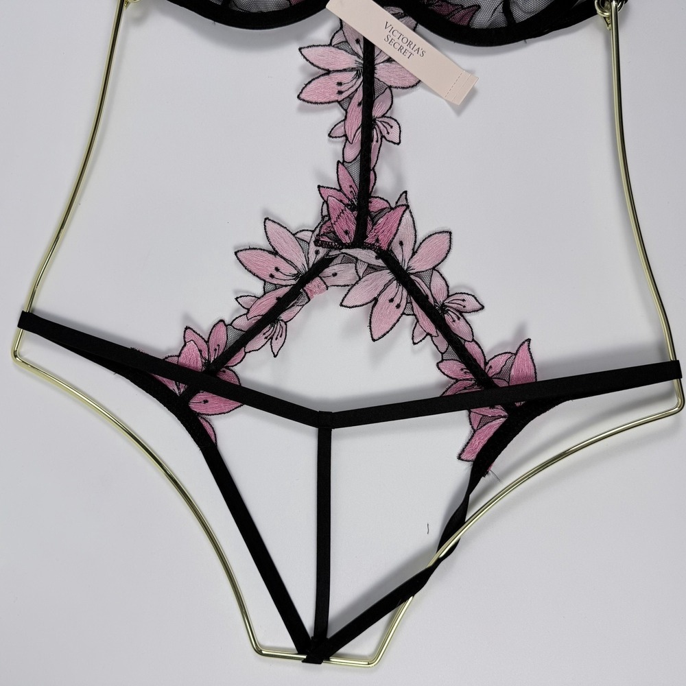 Victoria's Secret Ziggy Glam Floral Embroidery Unlined Cutout Teddy Black Pink S - Picture 6 of 7